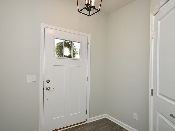 5th image of 128 Lilywood Ct