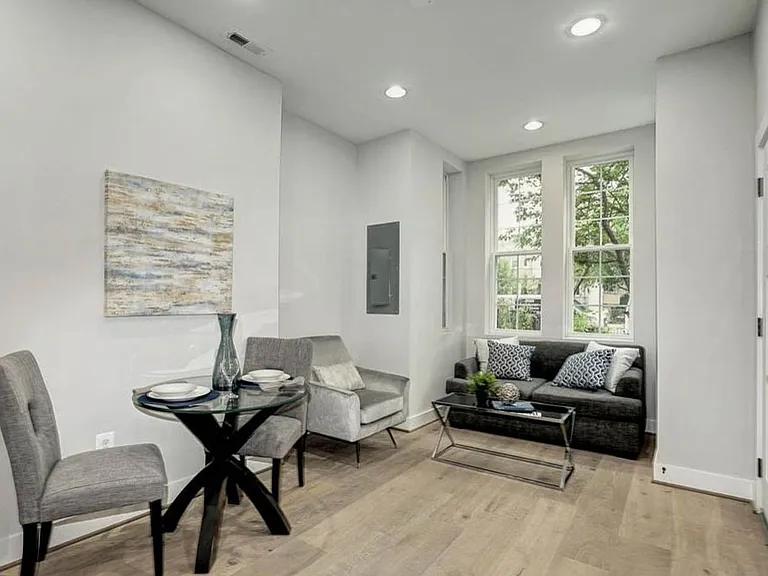 329 K St NE — Photo 3