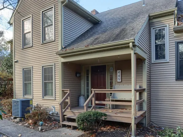 449 Cook Ct, Hummelstown, PA 17036