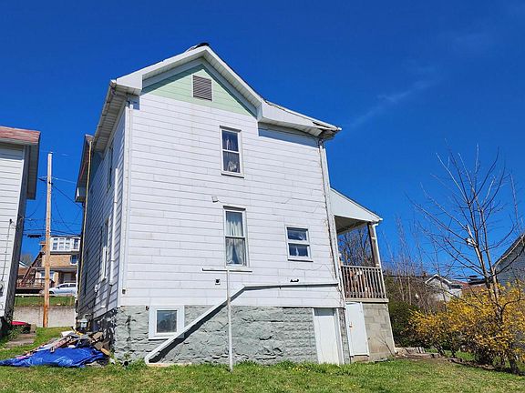 4th image of 108 Center St