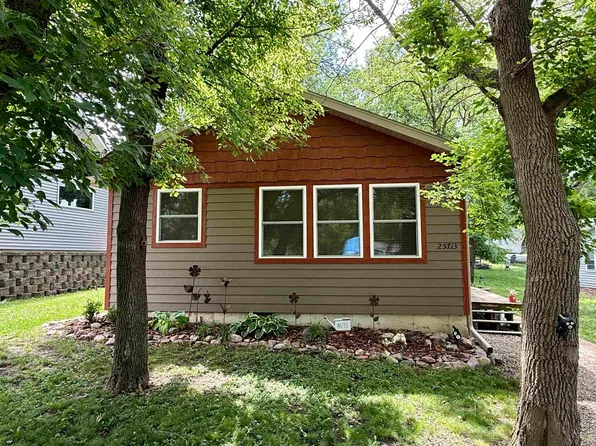 25713 164th St, Spirit Lake, IA 51360