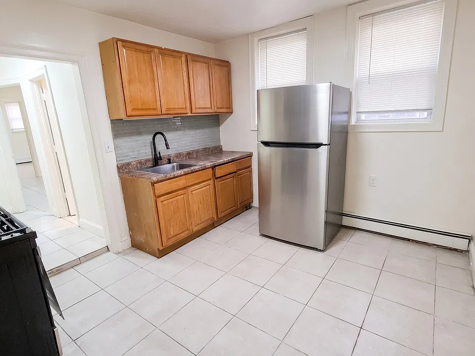 62 Winfield Ave