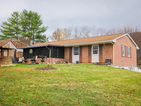 35 Augusta Ct, Waynesboro, VA 22980