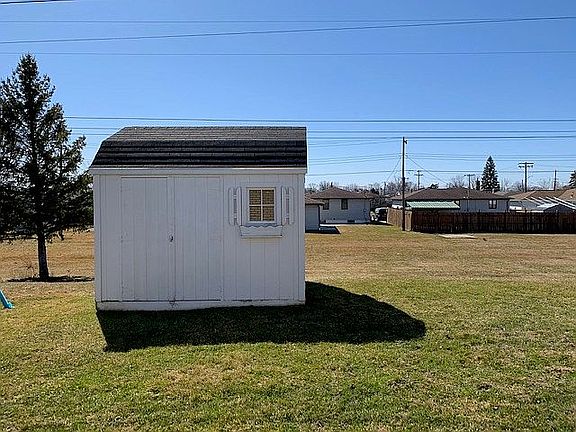 5th image of 17 Mary Lou Ln