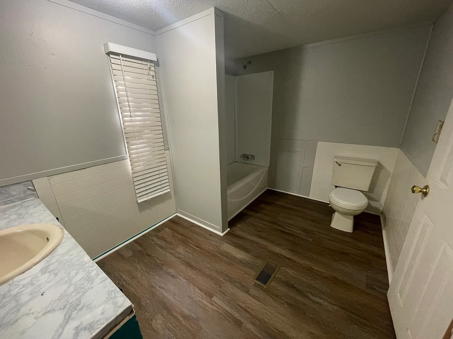 3 bed, 1280 sqft, $945 — Photo 4