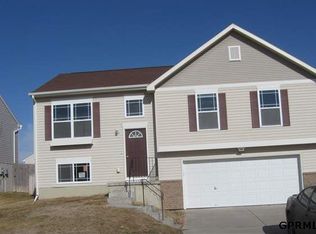 16146 Cottonwood St, Omaha, NE 68136