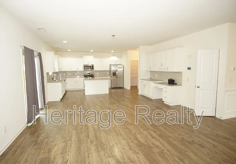 1537 Sergeant Ln — Photo 8