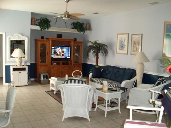 5th image of 905 Aquarina Blvd