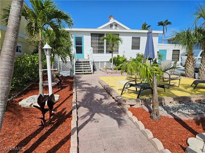243 Pearl St, Fort Myers Beach, FL, 33931