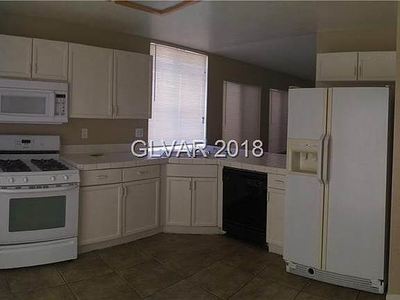 3rd image of 5047 Jacarilla Ln