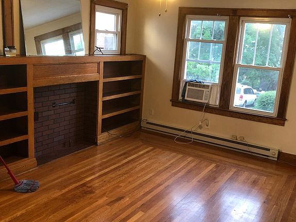 3rd image of 809 Somerset Dr