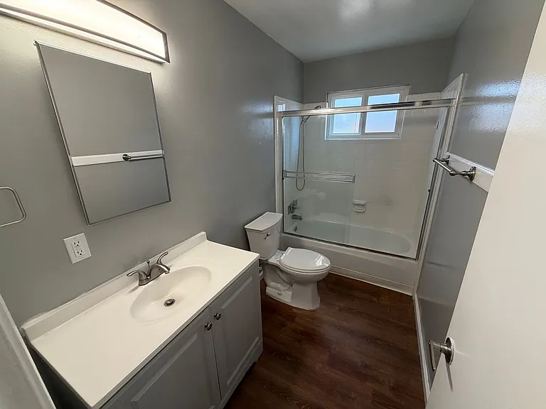4497 Hamilton Ave #B — Photo 7