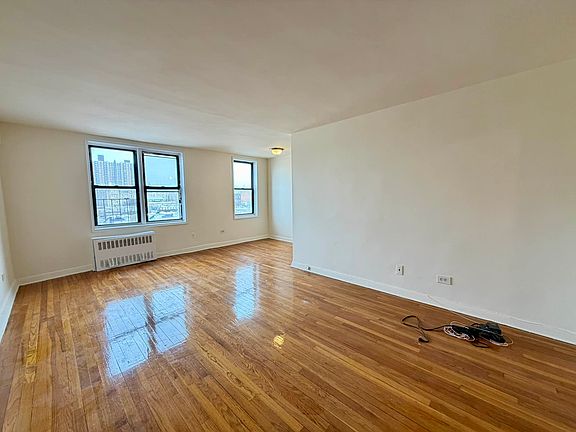 3rd image of 315 Ovington Ave APT 5