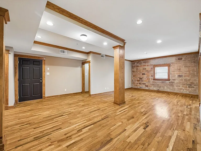 215 W Norma St #302 — Photo 20