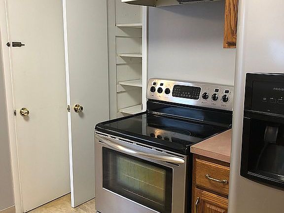 3rd image of 30532 Willow Ln