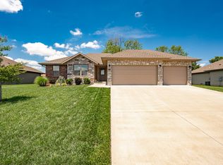 1919 E Parrin Ave, Ozark, MO 65721