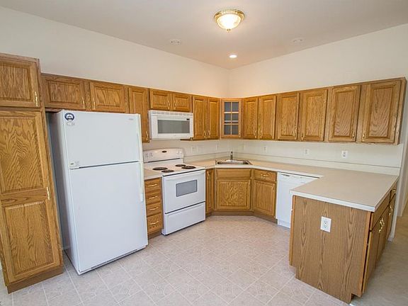 5th image of 8816 Jonathan Dr #27B