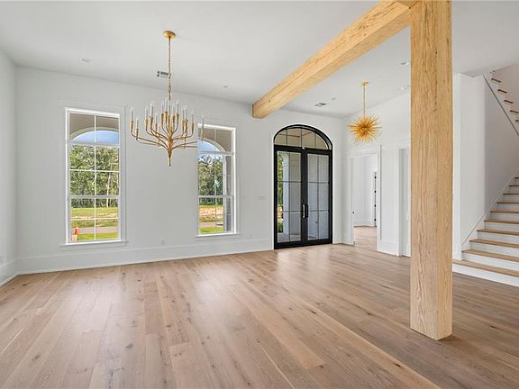 5th image of 57 Silverberry Dr
