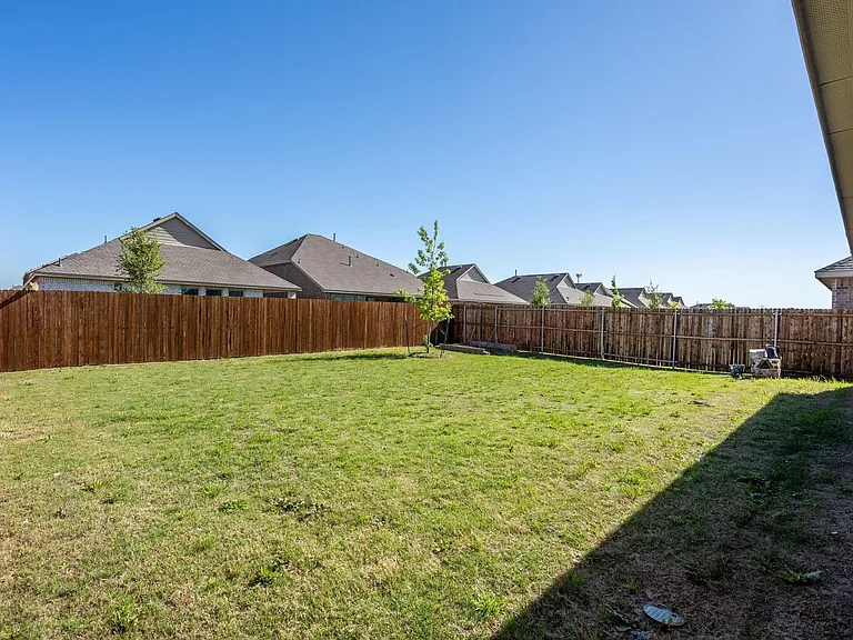 1713 Lake Grove Dr — Photo 24