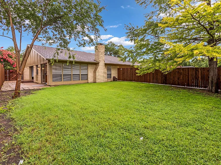 1906 Arvada Dr — Photo 32