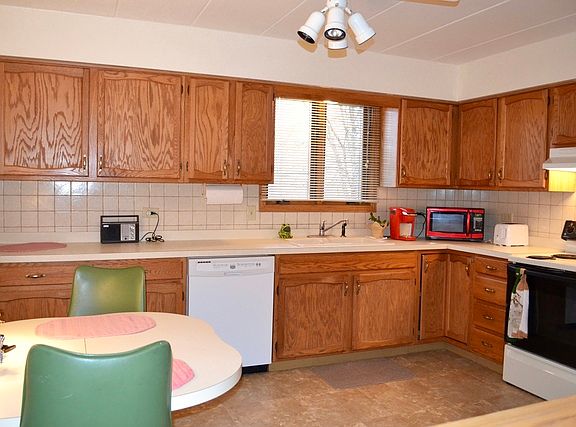 3rd image of 11006 S Theresa Cir APT 2D