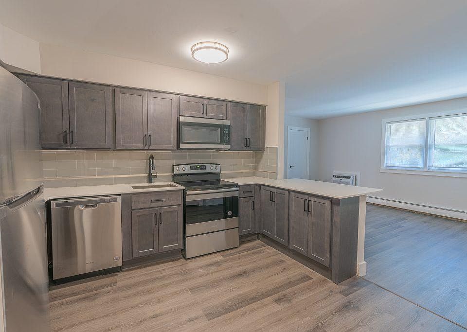 1st image of 222 W Groveland Ave #69868b293