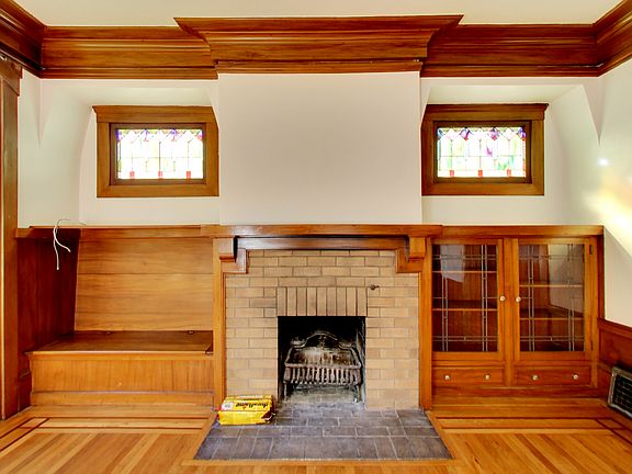 4th image of 107 Granville Way #1271R