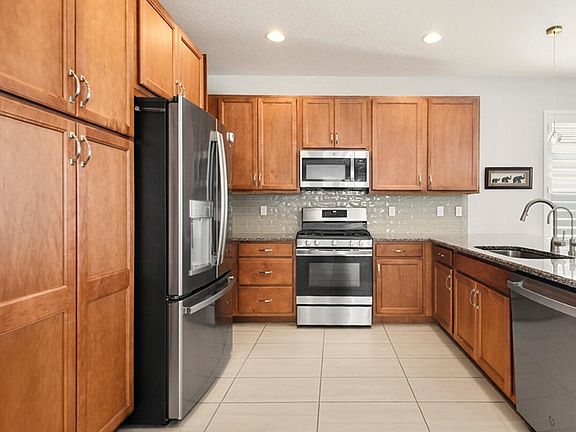2nd image of 13388 SW River Rock Road