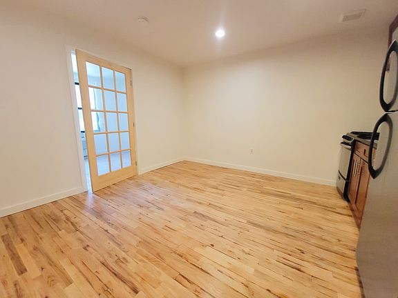 4th image of 119 Hart St APT 2B