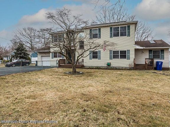 4th image of 843 Neville St