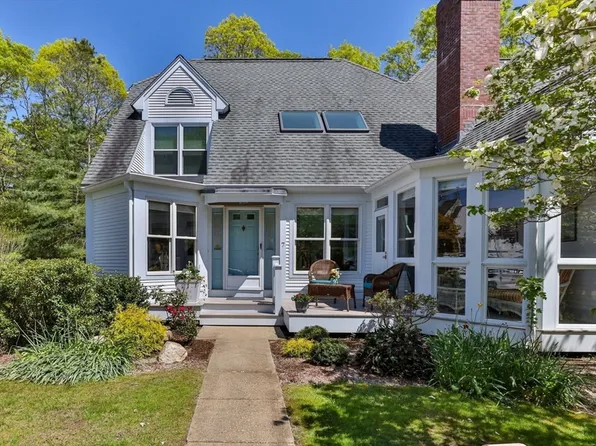 7 Bob White Cres #7, Mashpee, MA 02649