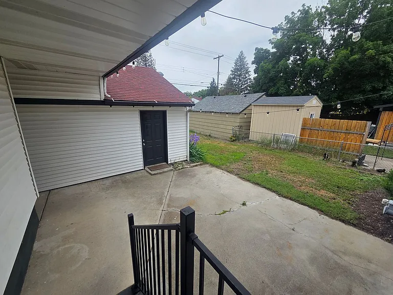 3703 W Rockwell Ave — Photo 28