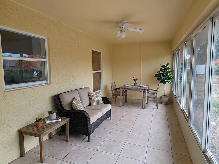 10483 Pendleton Ave — Photo 21
