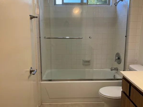 11045 Fruitland Dr APT 107, Studio City, CA 91604