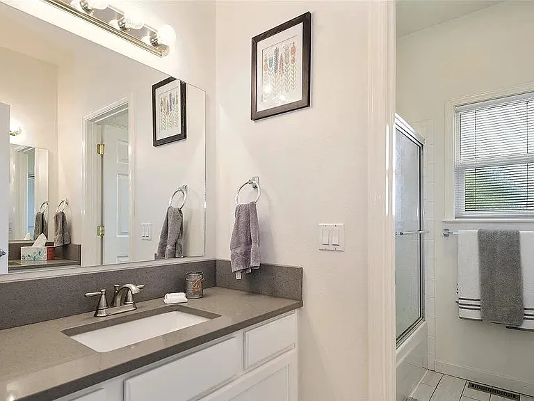 1845 E Griffon St — Photo 18
