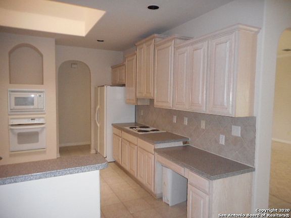5th image of 4011 Heights View Dr