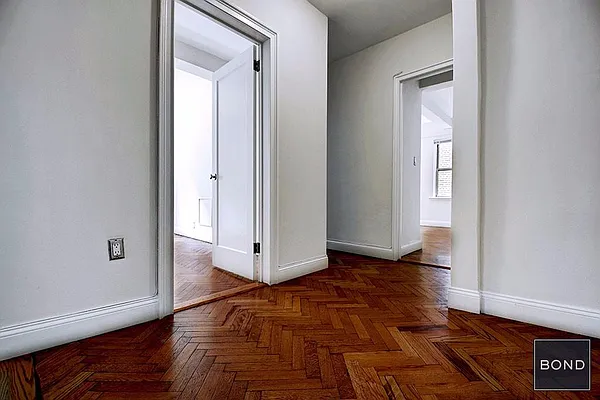 Rented by Bond New York | media 22