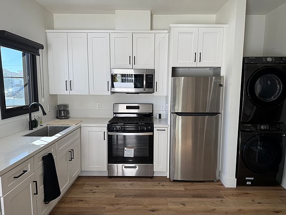 3rd image of 12625 Miranda St