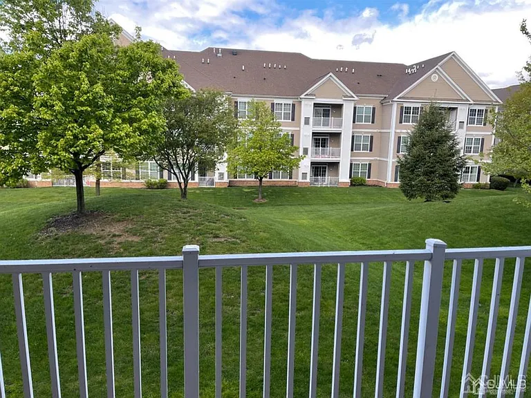 2324 Edward Stec Blvd — Photo 14