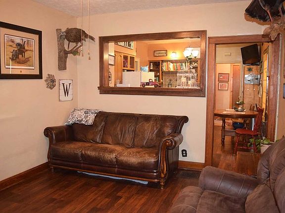 4th image of 813 Lohoff Ave