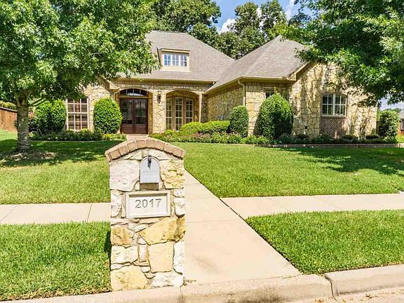 2nd image of 2017 Holly Leaf Dr