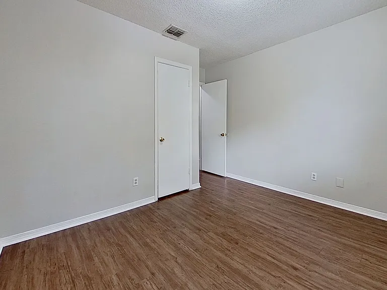 477 Crabapple Ct #C — Photo 6