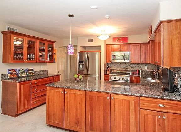 4th image of 3724 N Hullen St