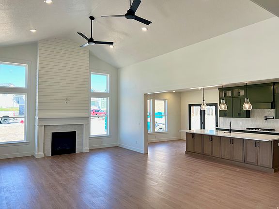 3rd image of 7106 W Lake Ave #143