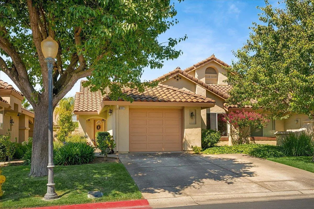 16977 Sugar Pine Dr photo 1