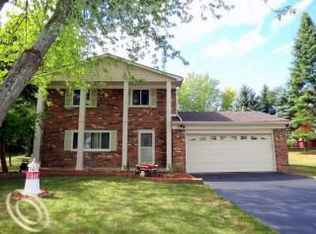 6548 Robinridge St, Brighton, MI 48116