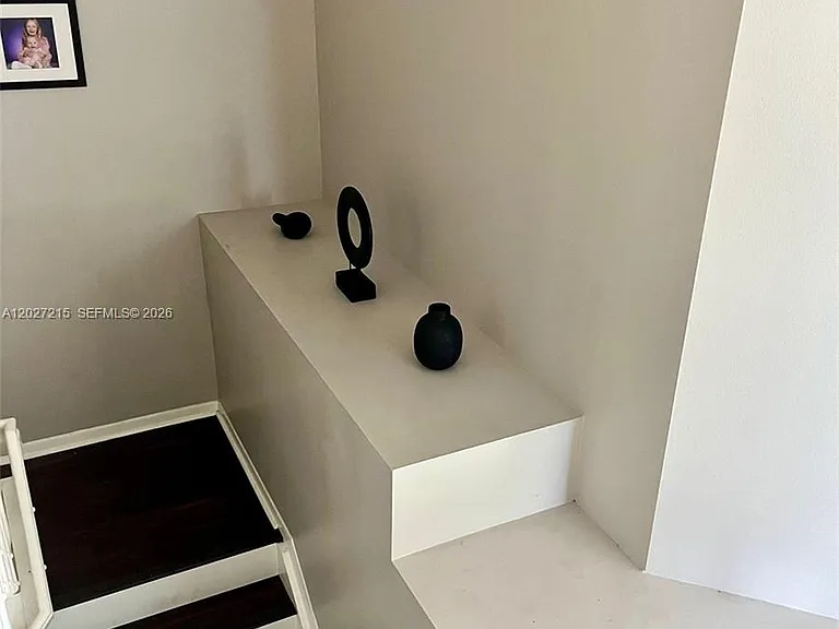 300 Cameron Dr — Photo 30