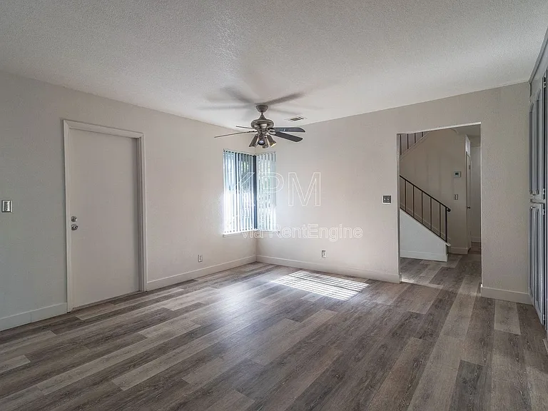 2828 Smoke Tree Cir — Photo 11