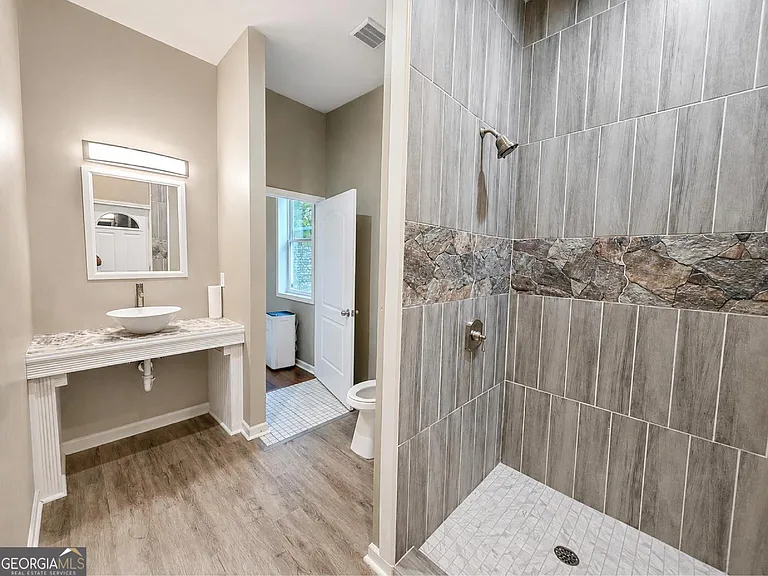 5589 River Rd #A — Photo 22