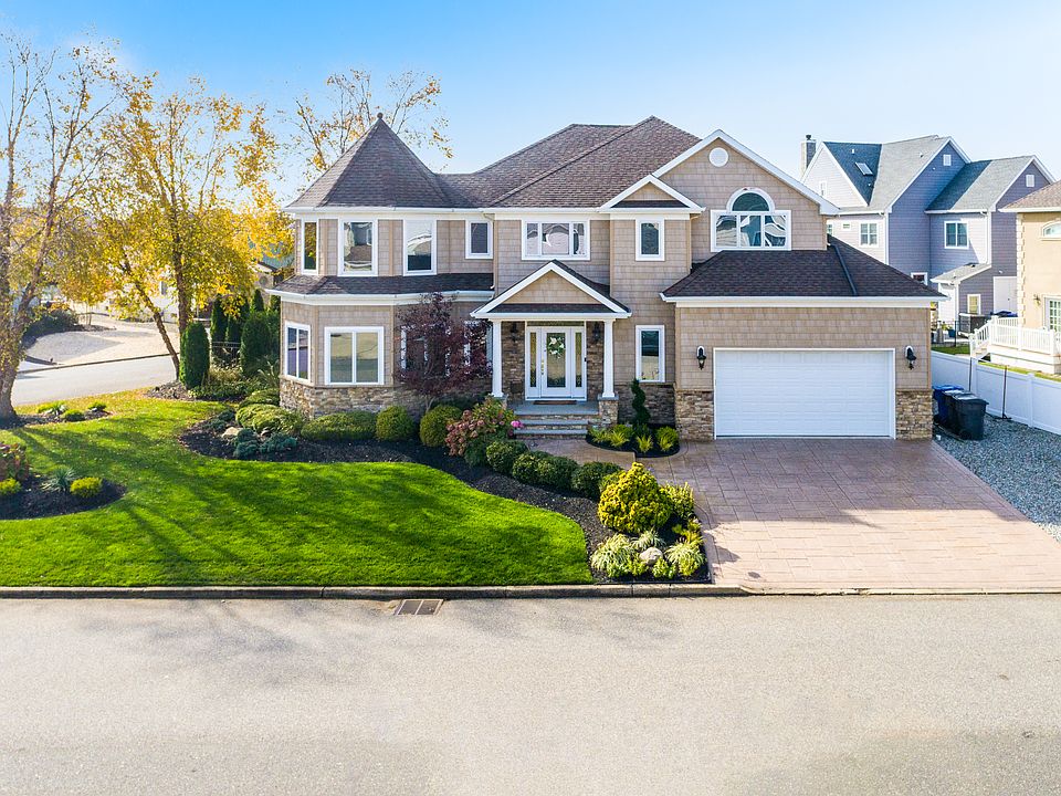 1st image of 3296 Churchill Dr